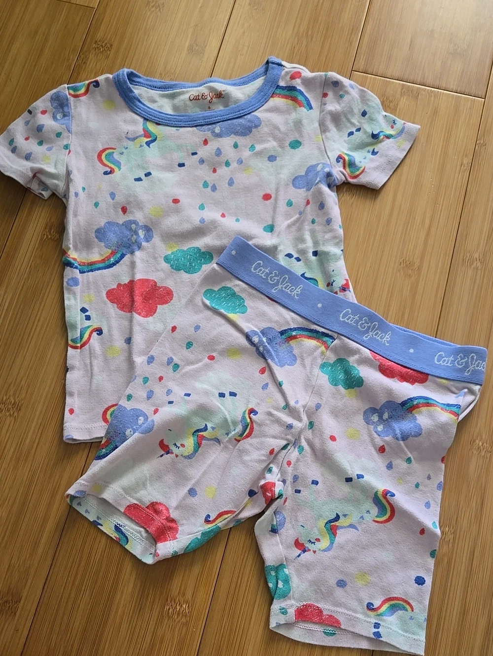Cat & Jack White Rainbow Cloud Short Pajama Set - 6